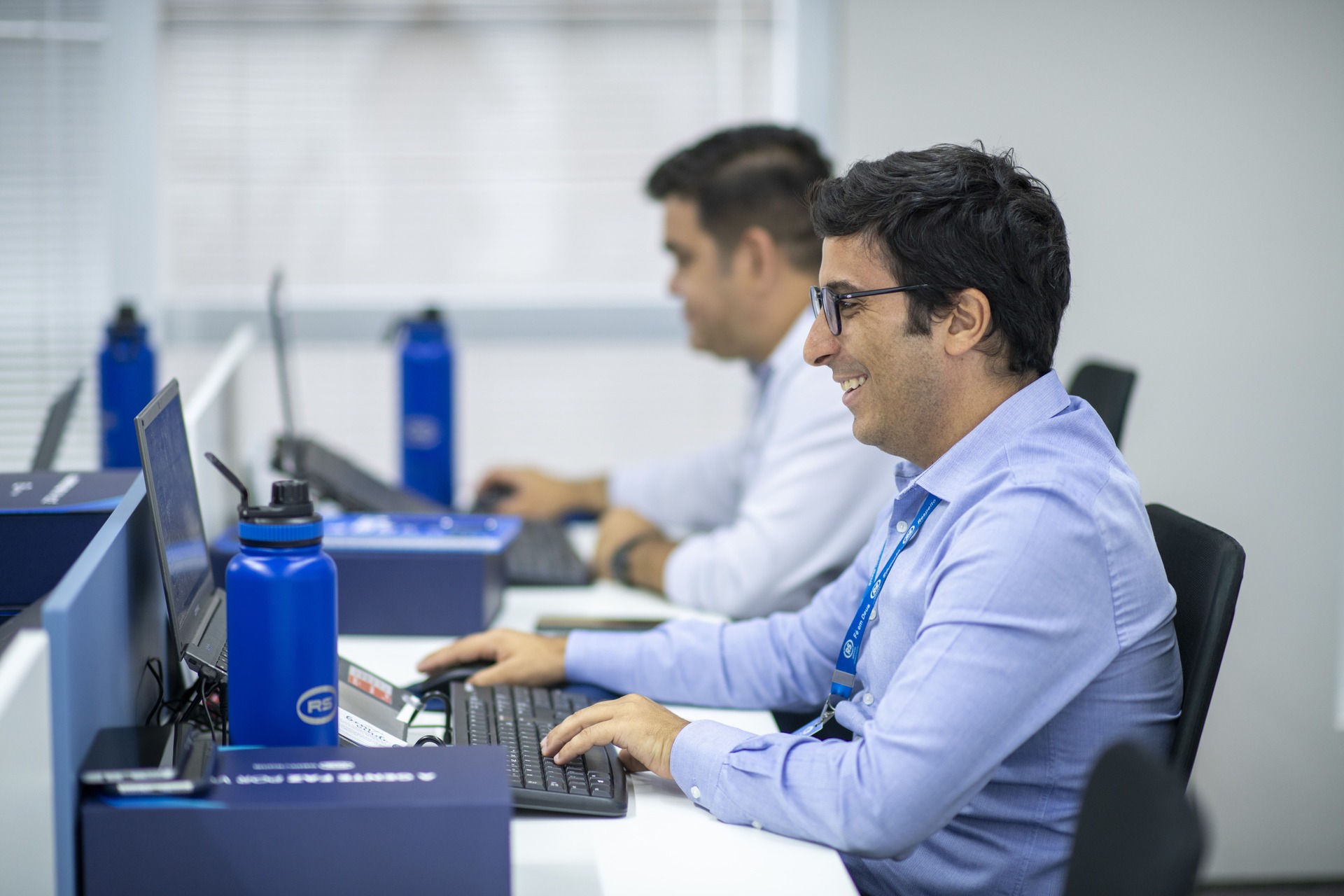 Equipe da RS Serviços em ambiente de trabalho, ilustrando o selo GPTW
